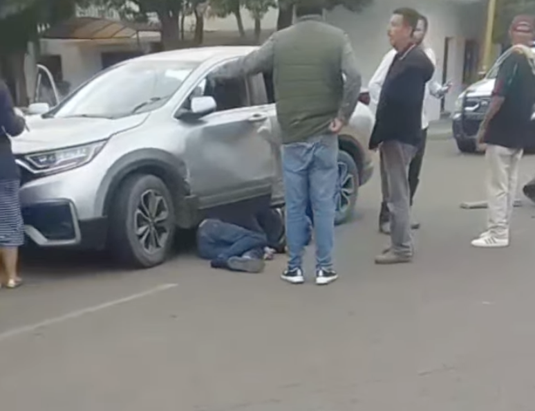 Reportan choque y atropellamiento en pleno Centro de Ciudad Obregón